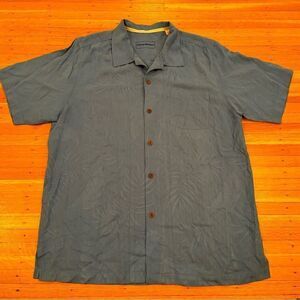 Tommy Bahama 100% Silk light blue palm tree/tropical short sleeve button down